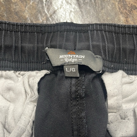 Mountain Ridge Jogger - Picture 3 of 6